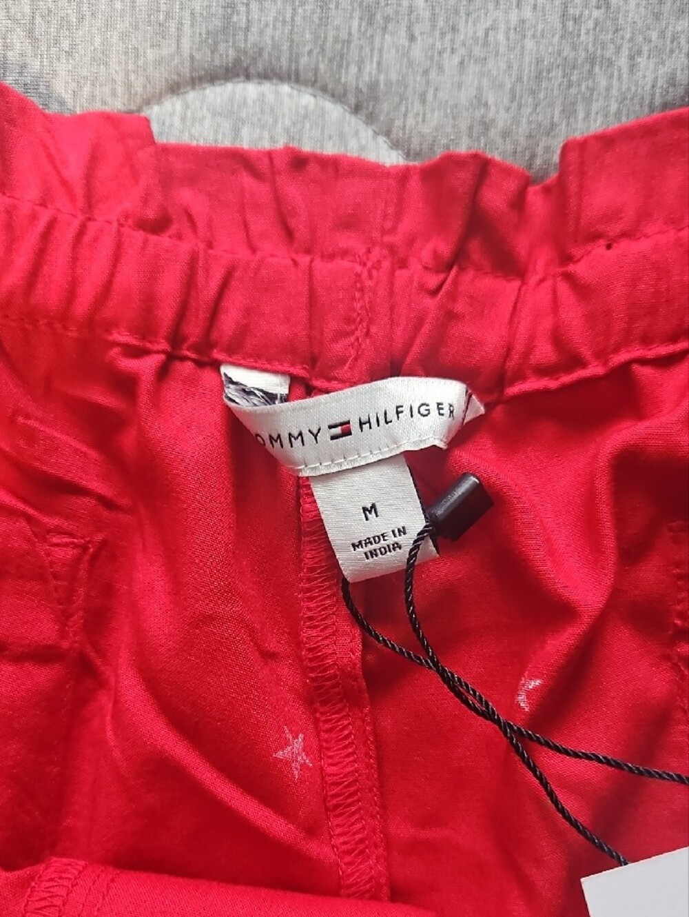 Tommy Hilfiger Red Star-Print Women's Shorts - Picture 3 of 8